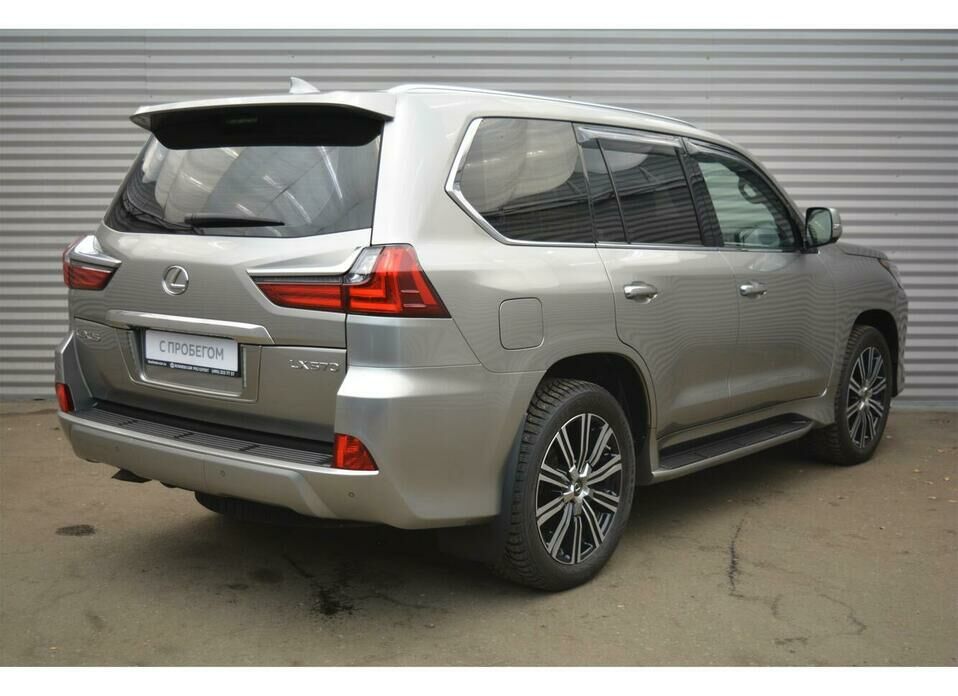 Lexus LX 570 5.7 AT (367 л.с.) 4WD