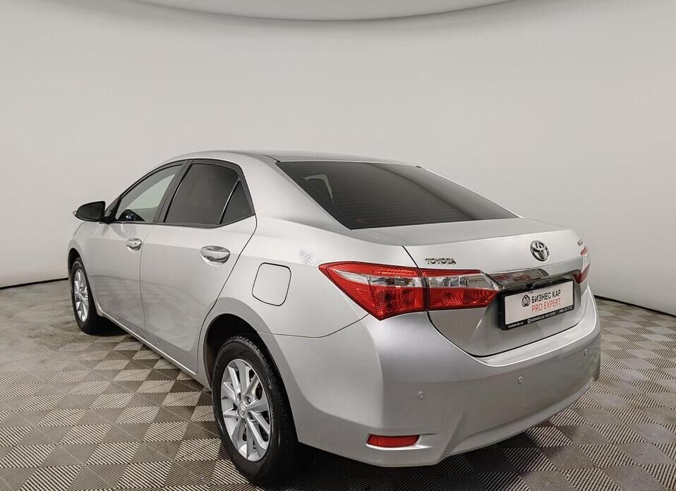 Toyota Corolla, XI (E160, E170) 1.6 CVT (122 л.с.)