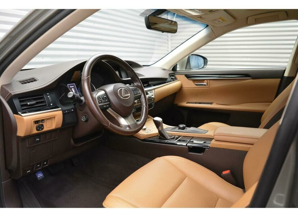 Lexus ES 200 2.0 AT (150 л.с.)