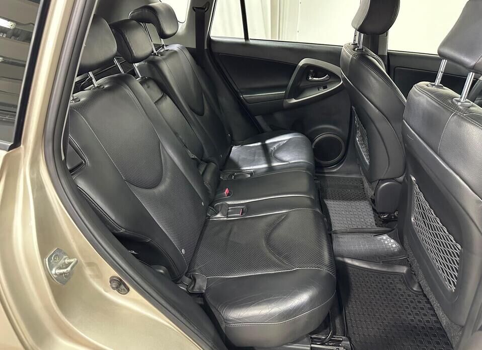 Toyota RAV4 2.0 AT (152 л.с.) 4WD