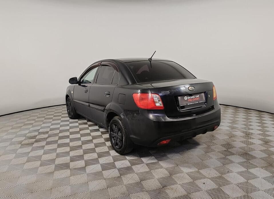 Kia Rio, II Рестайлинг 1.4 MT (97 л.с.)
