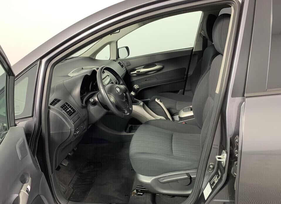 Toyota Auris, I 1.4 MT (97 л.с.)