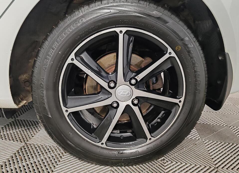 Kia Rio, III Рестайлинг 1.6 AT (123 л.с.)