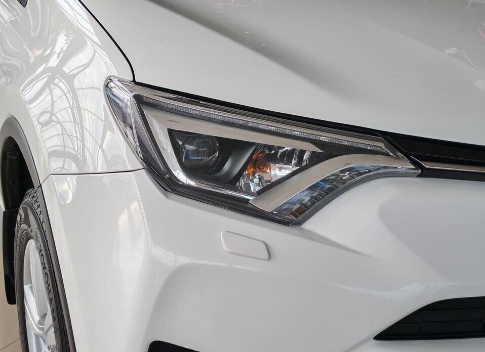 Toyota RAV4, IV (XA40) Рестайлинг 2.0 CVT (146 л.с.)