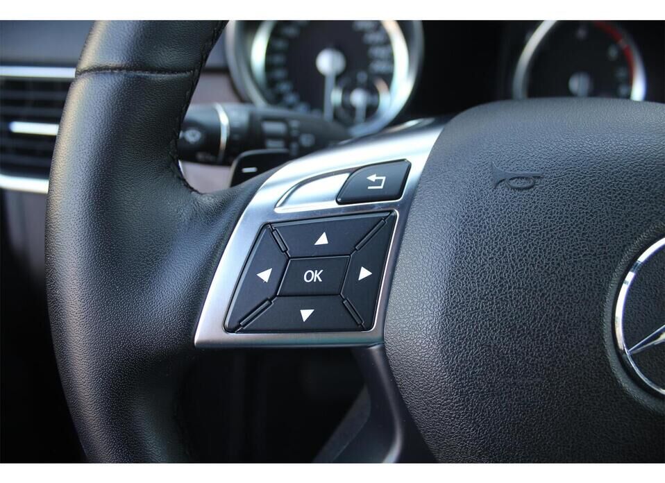 Mercedes-Benz M-Класс 350 CDI 3.0d AT (249 л.с.) 4WD