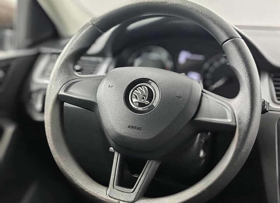 Skoda Rapid, I Рестайлинг 1.6 MT (90 л.с.)