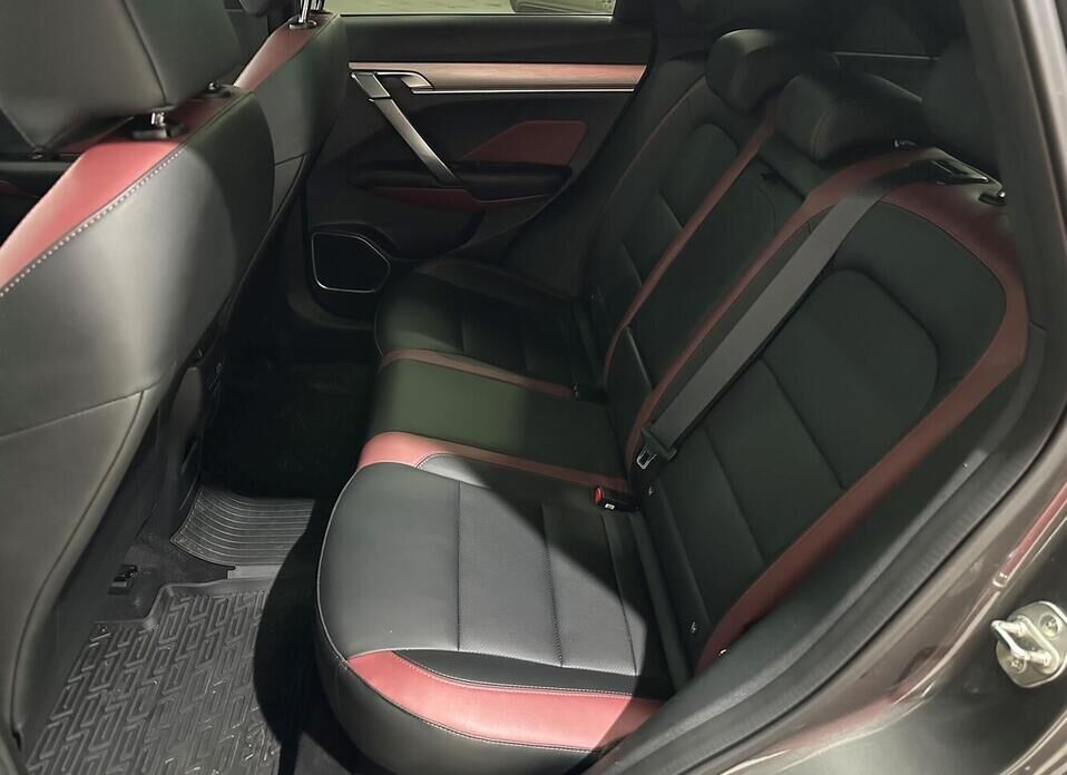 Geely Coolray, I 1.5 AMT (150 л.с.)