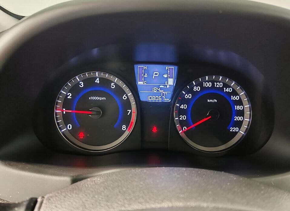 Hyundai Solaris, I Рестайлинг 1.6 AT (123 л.с.)