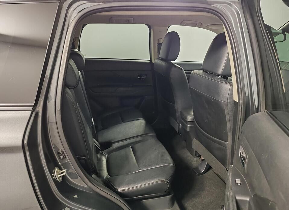 Mitsubishi Outlander, III Рестайлинг 2 2.4 CVT (167 л.с.) 4WD
