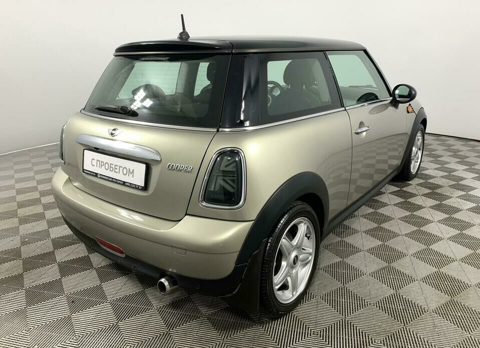 MINI Hatch Cooper 1.6 AT (120 л.с.)