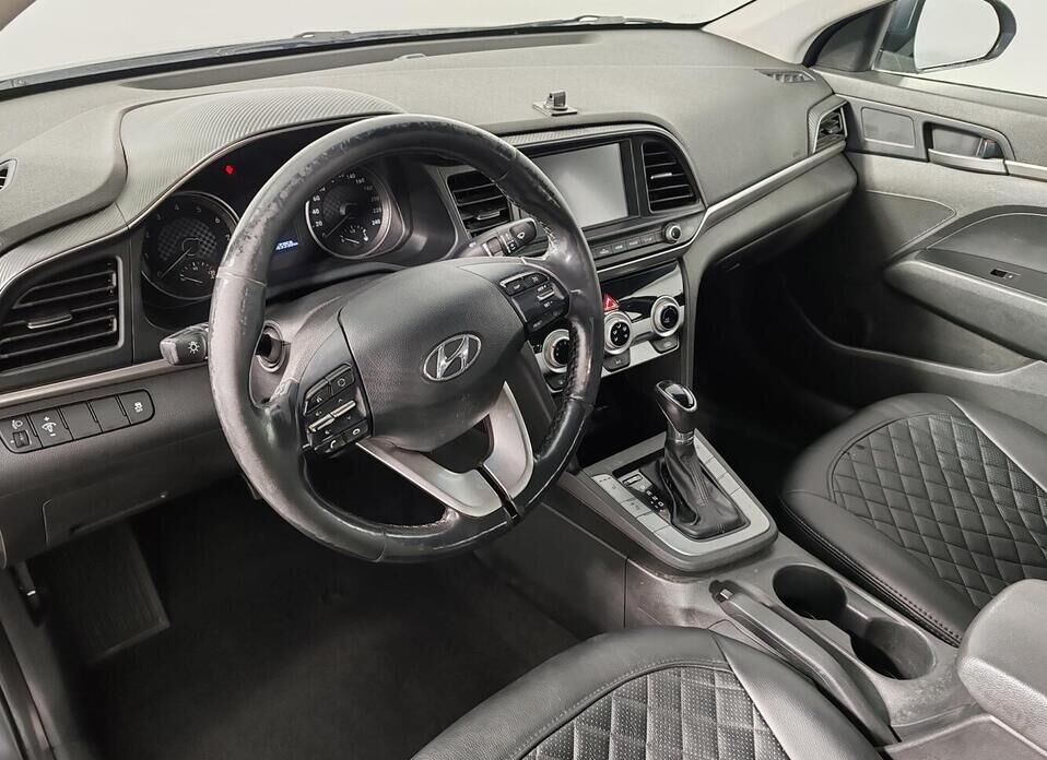 Hyundai Elantra, VI (AD) Рестайлинг 1.6 AT (128 л.с.)