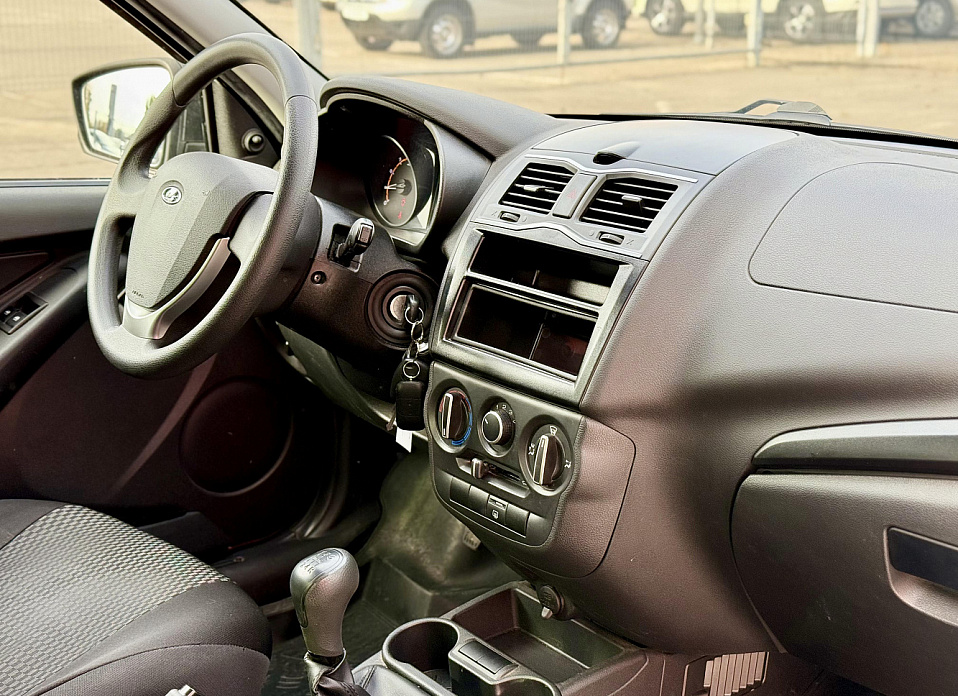 LADA (ВАЗ) Granta, I Рестайлинг 1.6 MT (87 л.с.)