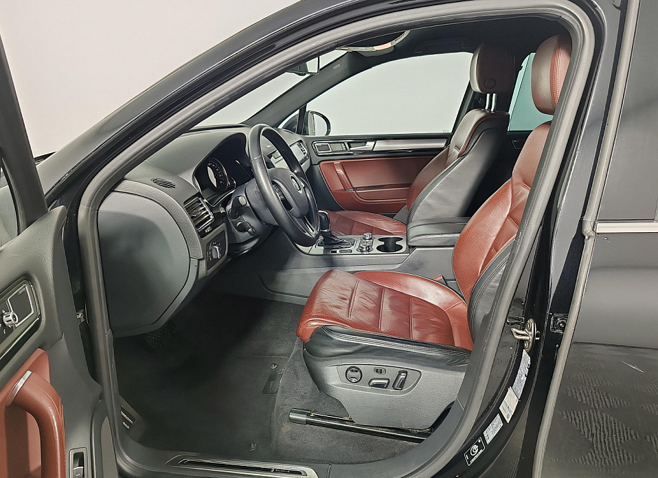 Volkswagen Touareg, II 3.0d AT (245 л.с.) 4WD