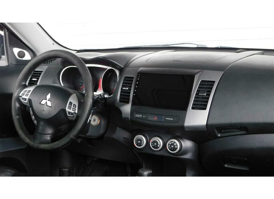 Mitsubishi Outlander 3.0 AT (220 л.с.) 4WD