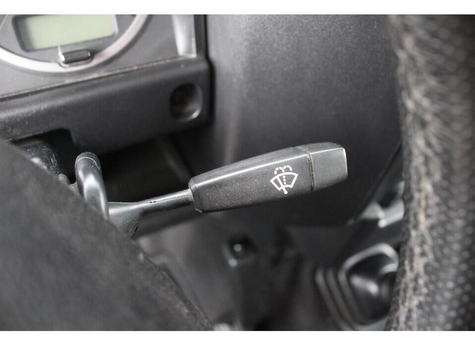 Land Rover Defender, I Рестайлинг 90 2.4d MT (122 л.с.) 4WD