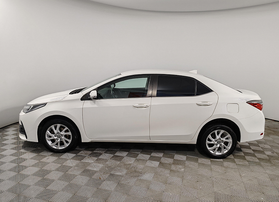 Toyota Corolla, XI (E160, E170) Рестайлинг 1.6 CVT (122 л.с.)