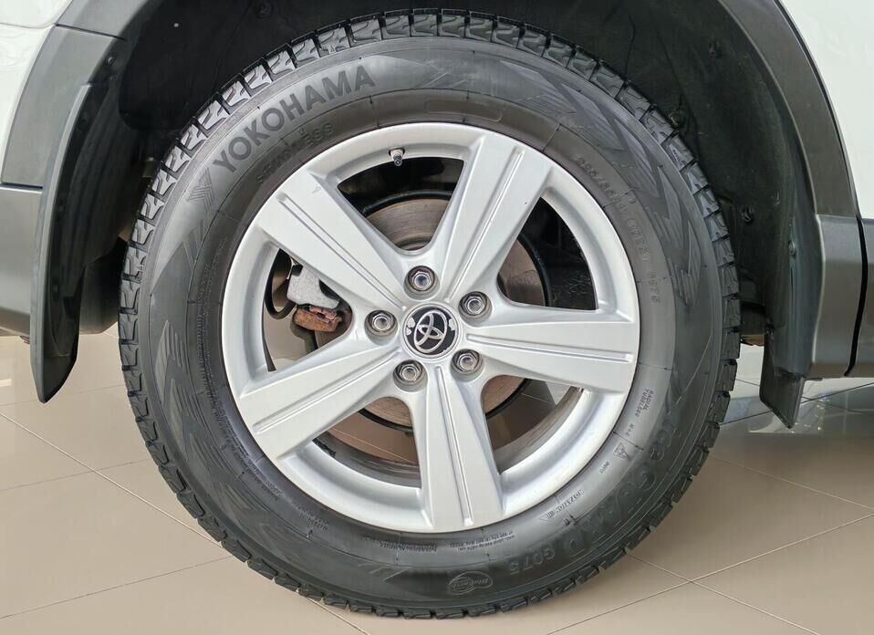 Toyota RAV4, IV (XA40) Рестайлинг 2.0 CVT (146 л.с.)