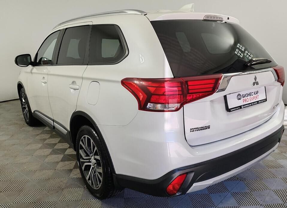 Mitsubishi Outlander 2.4 CVT (167 л.с.) 4WD