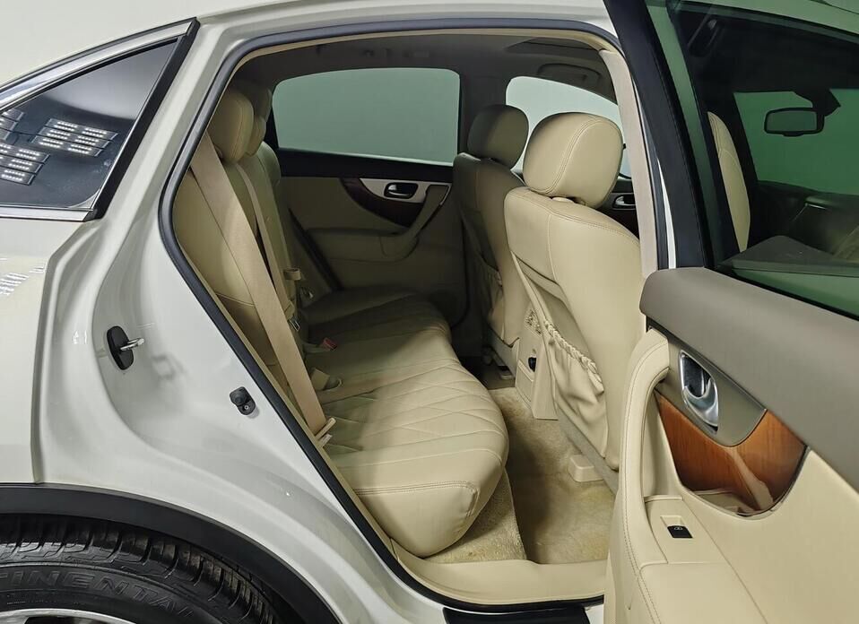 Infiniti QX70 3.7 AT (333 л.с.) 4WD