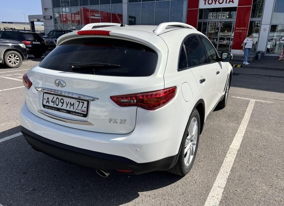 Infiniti FX FX37 3.7 AT (333 л.с.) 4WD