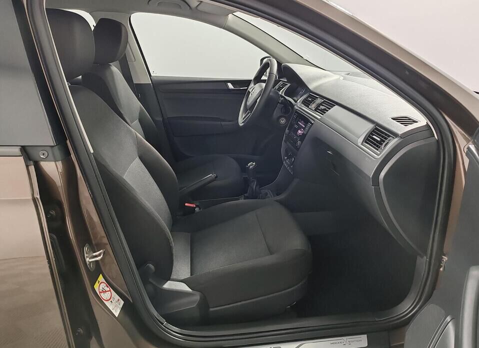 Skoda Rapid, I Рестайлинг 1.6 MT (90 л.с.)