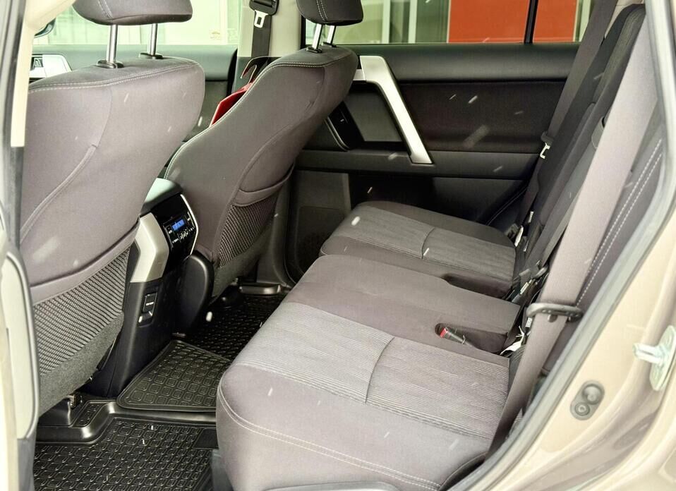 Toyota Land Cruiser Prado, 150 Series Рестайлинг 2 2.8d AT (204 л.с.) 4WD