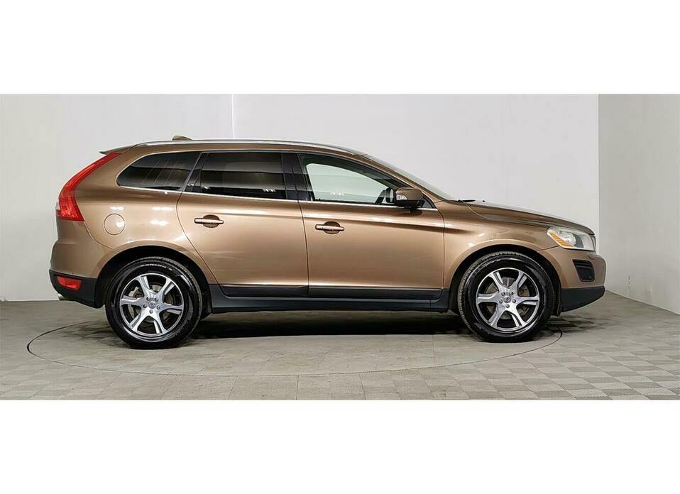 Volvo XC60 2.4d AT (215 л.с.) 4WD