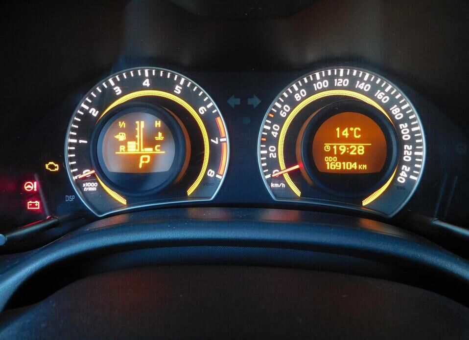 Toyota Corolla, X (E140, E150) Рестайлинг 1.6 AT (124 л.с.)