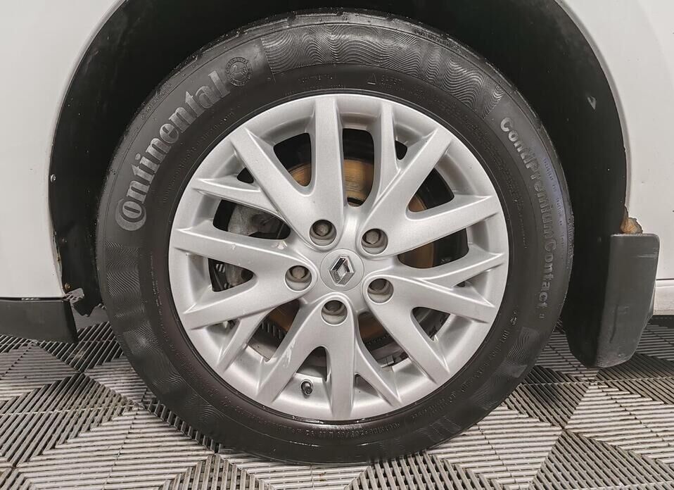 Renault Megane 1.6 CVT (114 л.с.)
