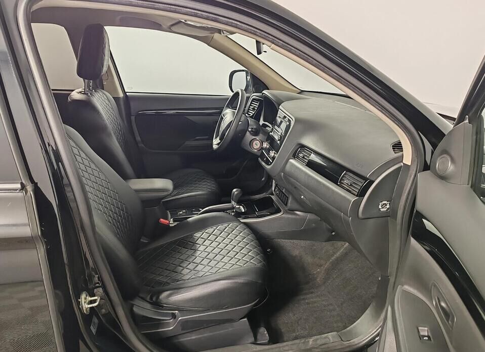 Mitsubishi Outlander, III Рестайлинг 3 2.0 CVT (146 л.с.)