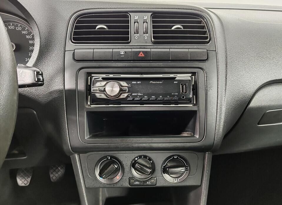 Volkswagen Polo, V Рестайлинг 1.6 MT (110 л.с.)