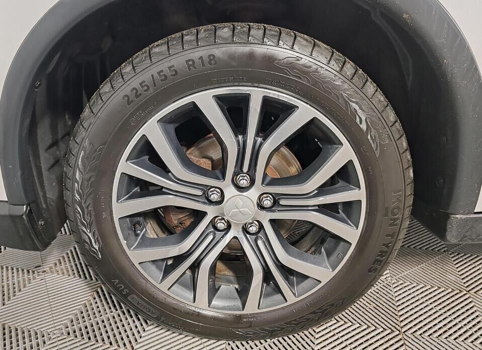 Mitsubishi Outlander, III Рестайлинг 2 2.0 CVT (146 л.с.) 4WD