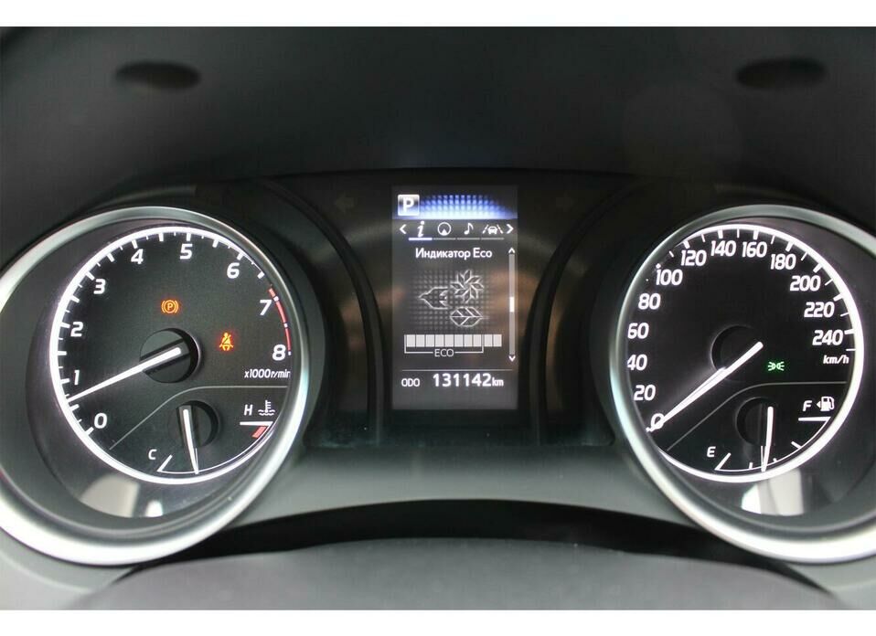 Toyota Camry 2.5 AT (200 л.с.)