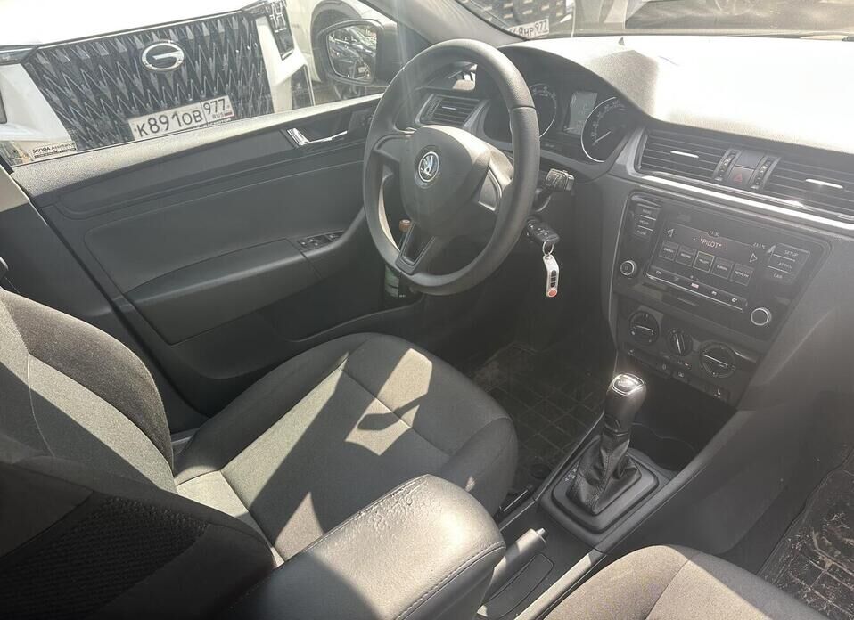 Skoda Rapid, I Рестайлинг 1.6 AT (110 л.с.)
