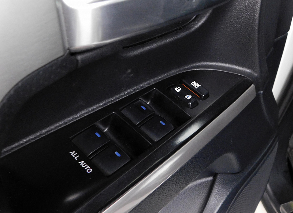 Toyota Land Cruiser, 200 Series Рестайлинг 2 4.6 AT (309 л.с.) 4WD