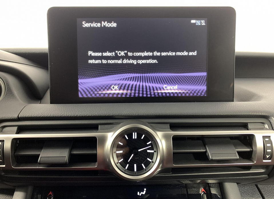 Lexus IS, III Рестайлинг 2 300 3.5 AT (264 л.с.) 4WD