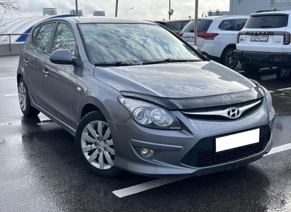 Hyundai i30, I Рестайлинг 1.6 MT (126 л.с.)