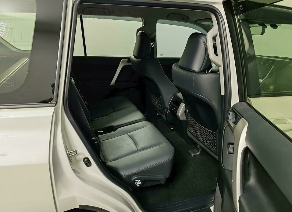 Toyota Land Cruiser Prado 2.8d AT (200 л.с.) 4WD