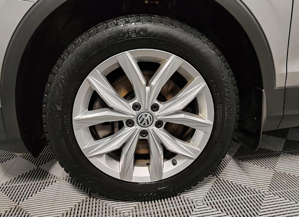 Volkswagen Tiguan, II 2.0 AMT (180 л.с.) 4WD