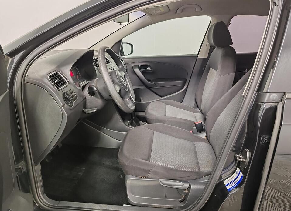 Volkswagen Polo, V 1.6 MT (105 л.с.)