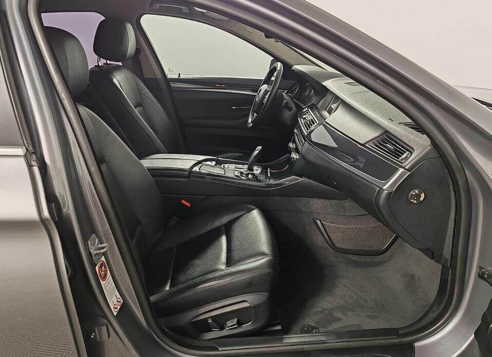 BMW 5 серии, VI (F10/F11/F07) Рестайлинг 528i xDrive 2.0 AT (245 л.с.) 4WD