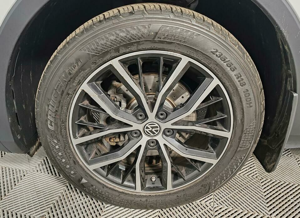 Volkswagen Tiguan 1.4 AMT (150 л.с.) 4WD