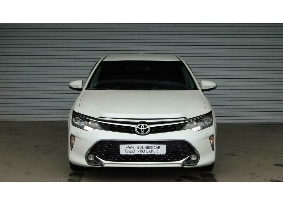 Toyota Camry 2.5 AT (181 л.с.)