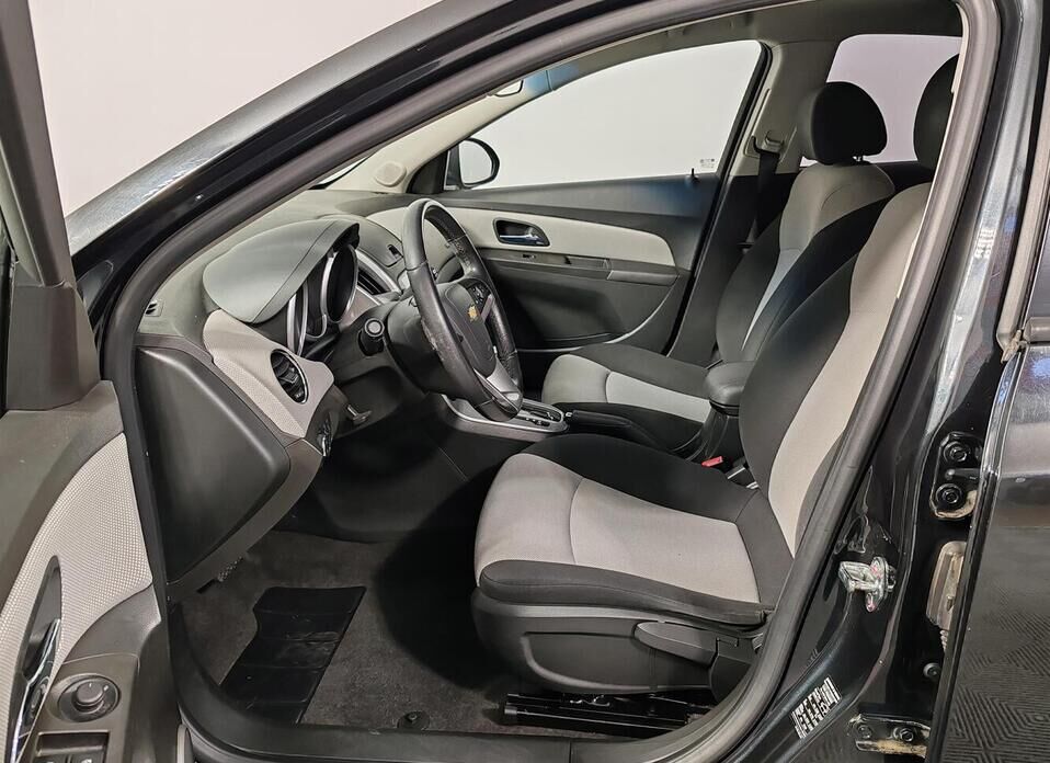 Chevrolet Cruze, I Рестайлинг 1.6 AT (109 л.с.)