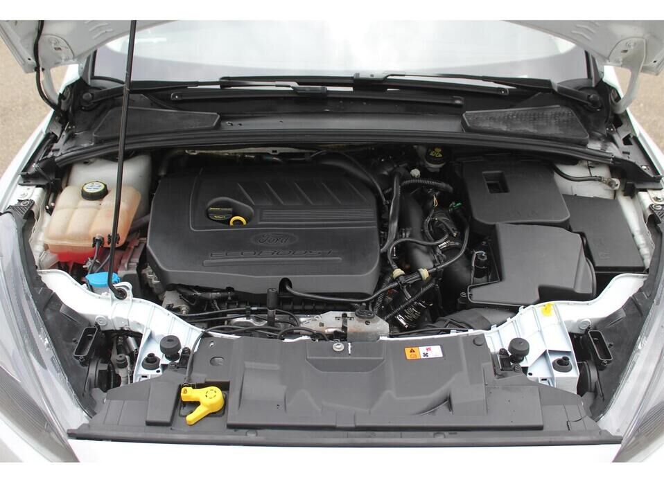 Ford Focus ST, III Рестайлинг 2.0 MT (250 л.с.)