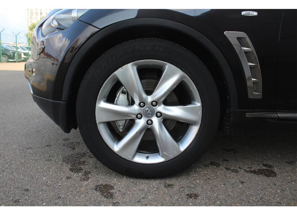 Infiniti FX FX37 3.7 AT (333 л.с.) 4WD