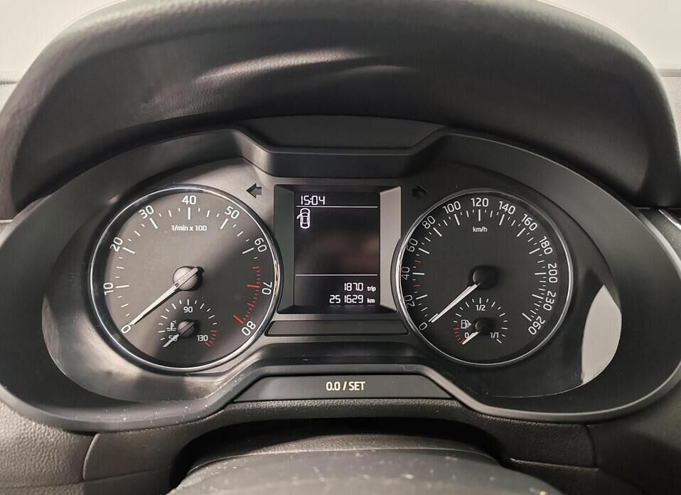 Skoda Octavia, III (A7) 1.6 MT (110 л.с.)