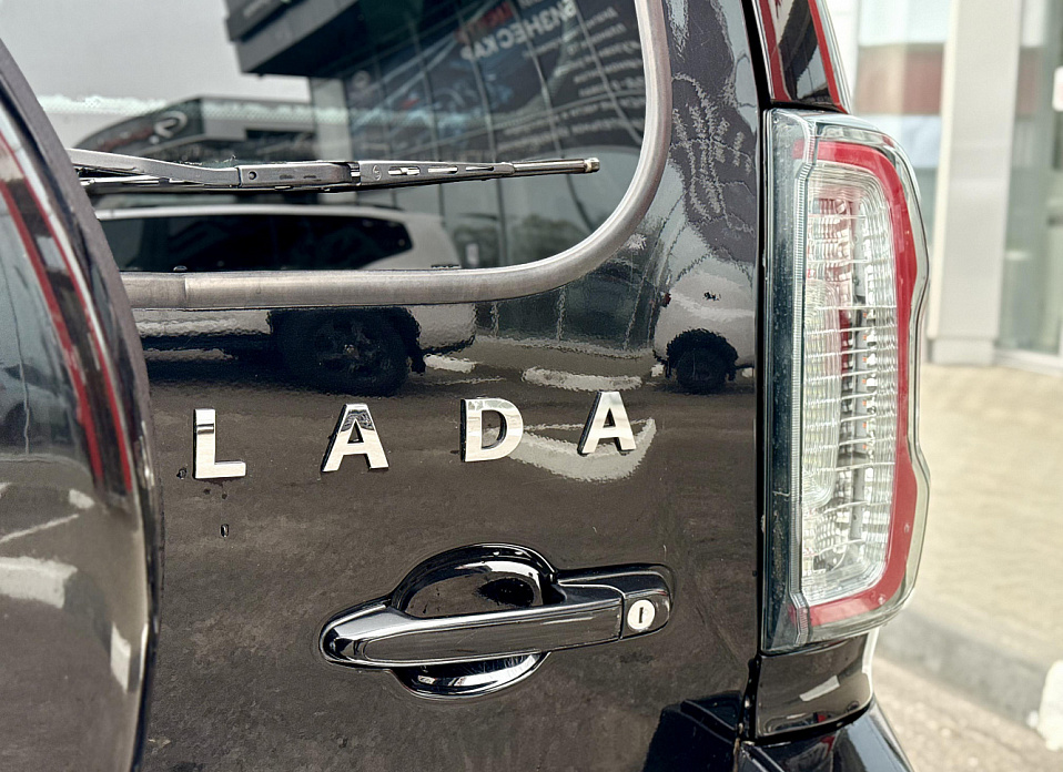 LADA (ВАЗ) Niva Travel, I 1.7 MT (80 л.с.) 4WD