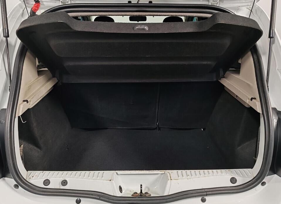 Renault Sandero, II Рестайлинг 1.6 MT (82 л.с.)