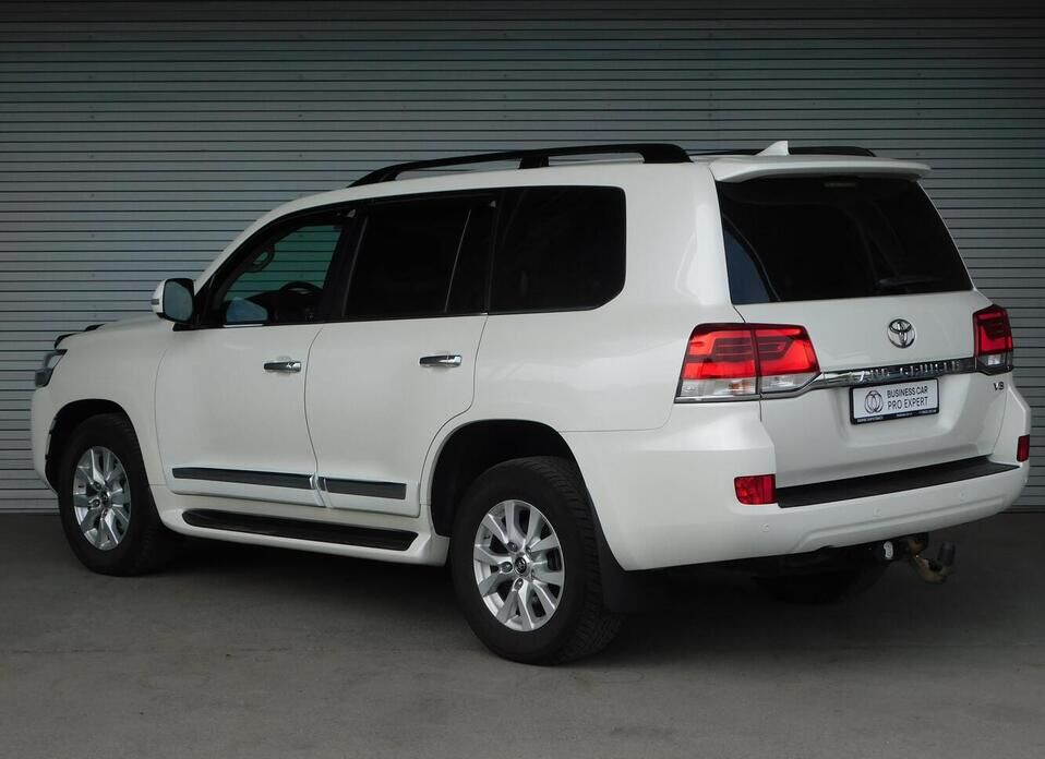 Toyota Land Cruiser, 200 Series Рестайлинг 2 4.5d AT (249 л.с.) 4WD